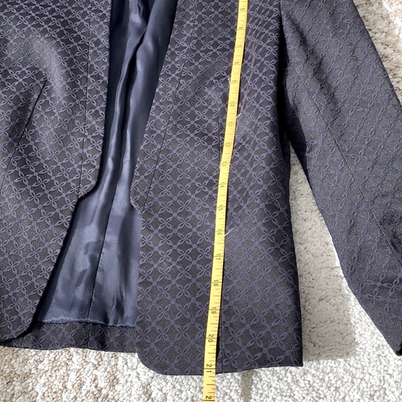 Collarless 3/4 sleeve blazer - Picture 2 of 8